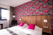 Martini-Hotel-2persoonskamer-Roze-1-klein