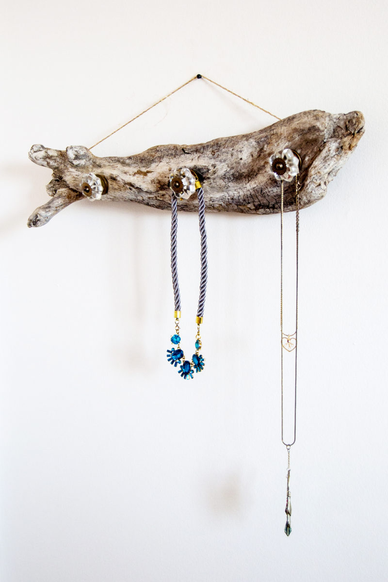 driftwood jewelry hanger DIY decor