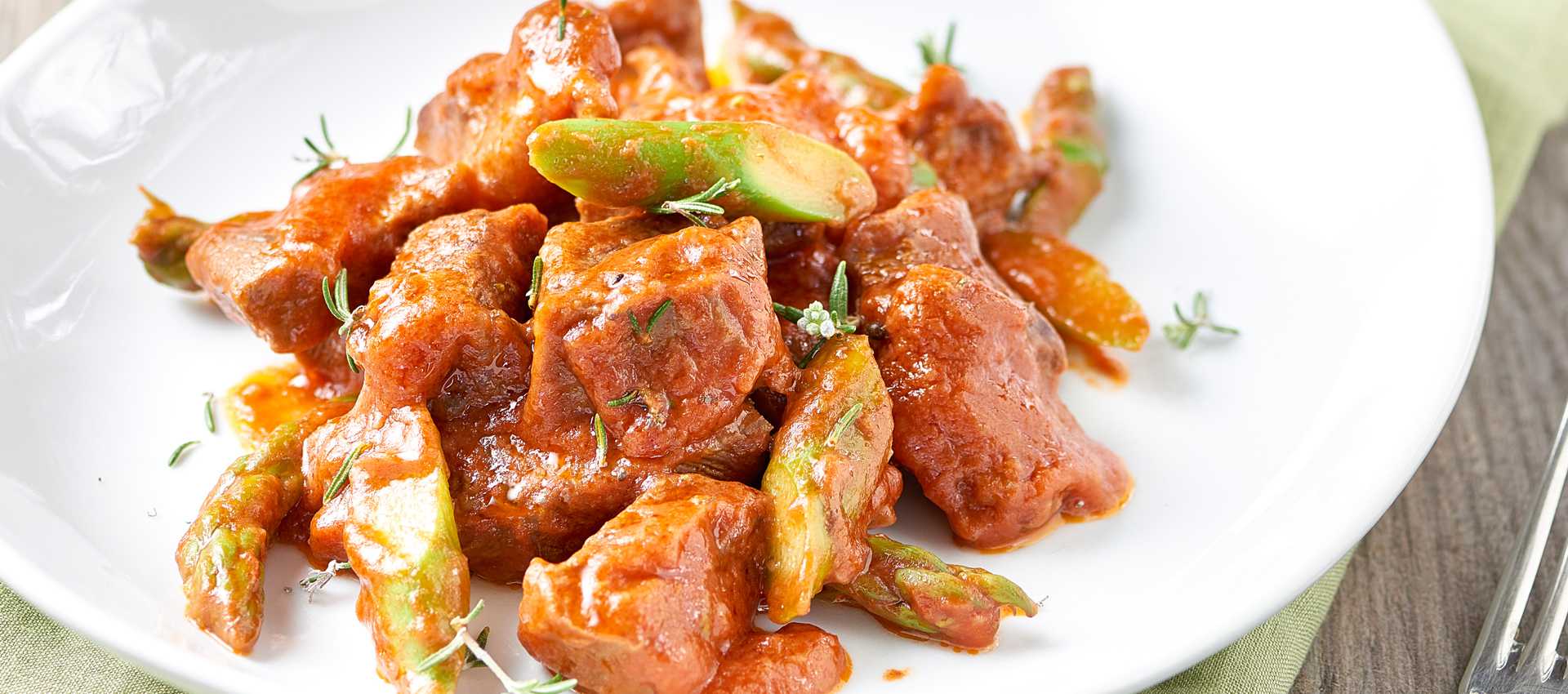 Italiensk gryderet med oksekød og tomat
