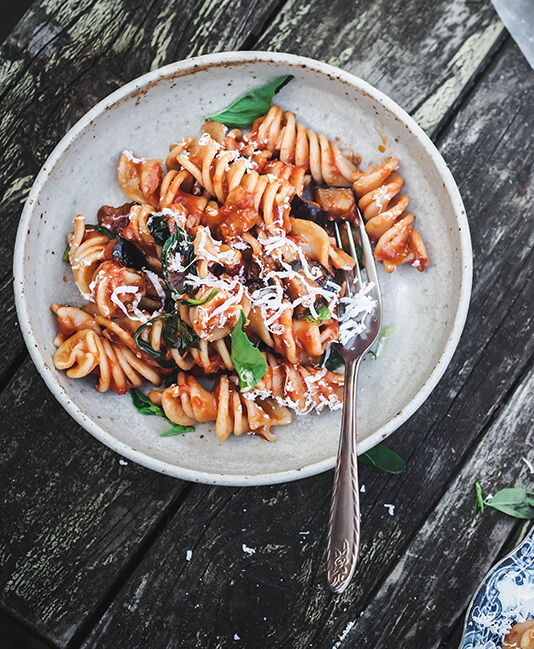 Pasta alla norma med finthakkede tomater