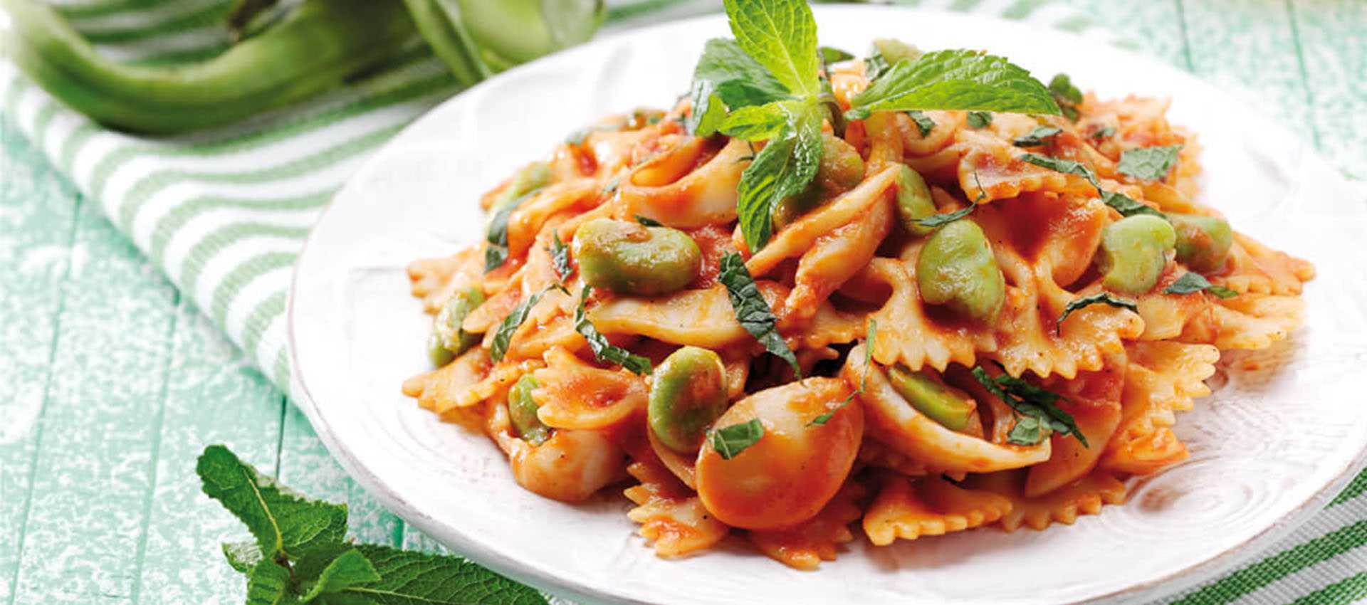 Blekksprutpasta farfalle med bondebønner