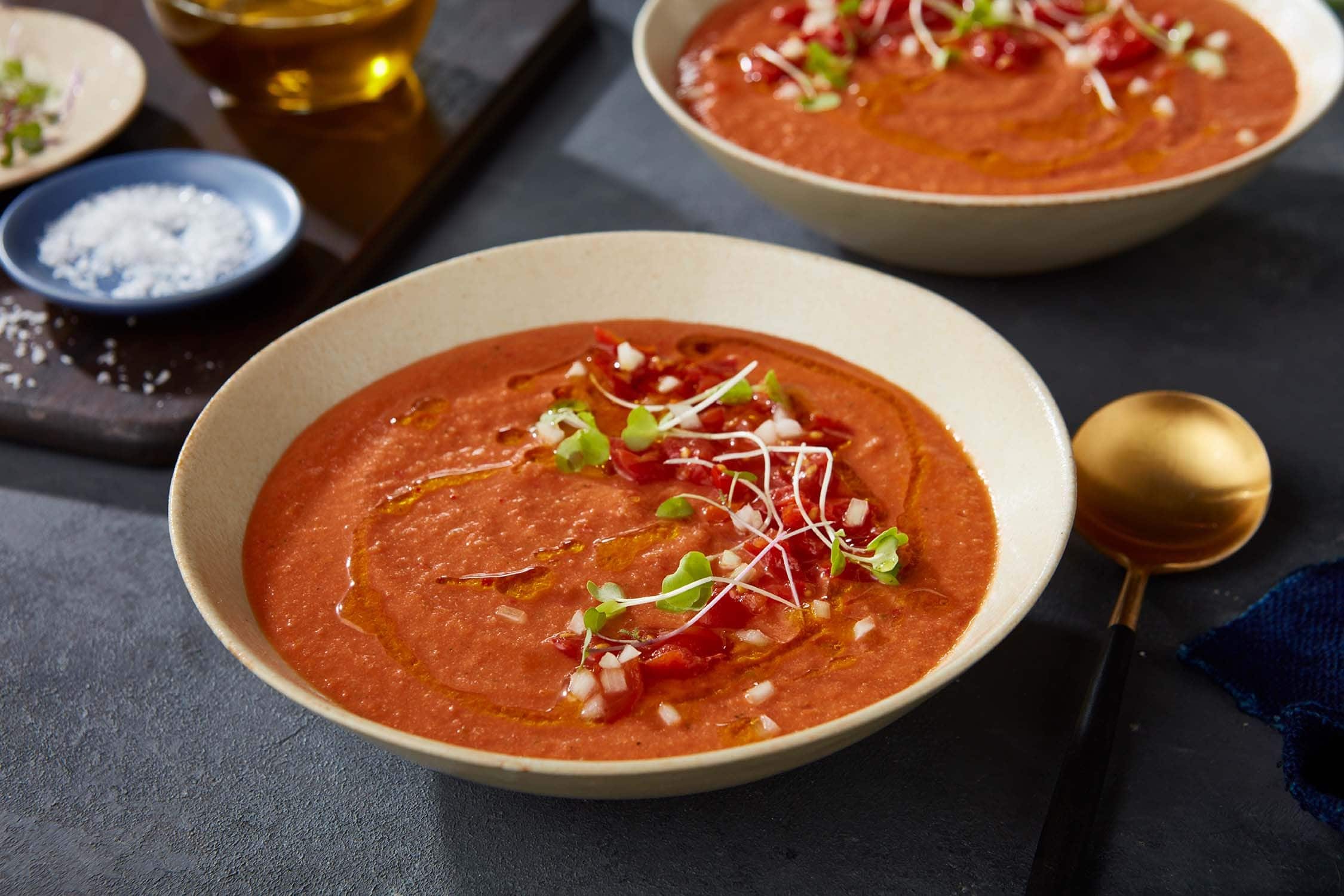 Tomatsuppe laget med passerte tomater