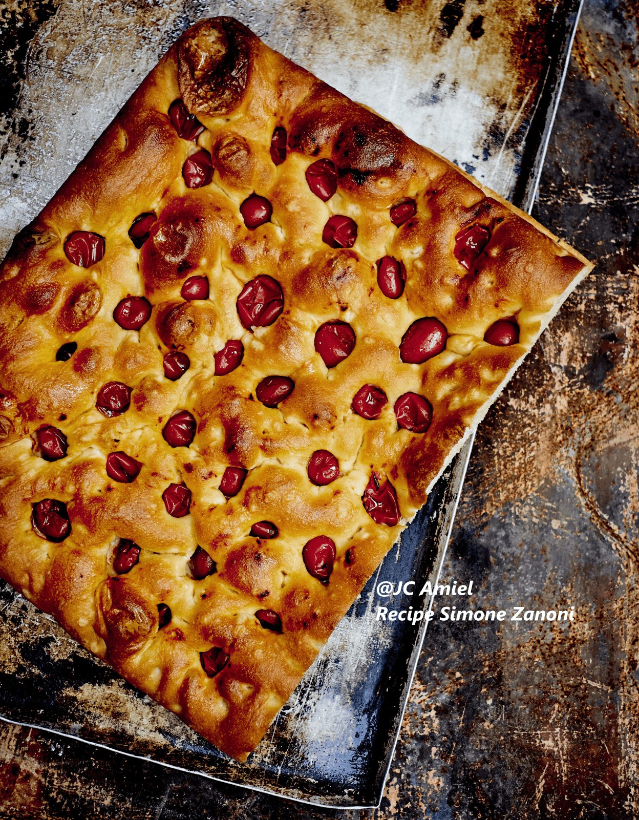Focaccia med tomat laget med cherrytomat