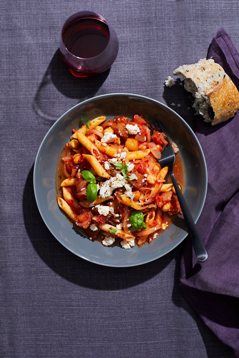 Pastagryte med aubergine og kikerter