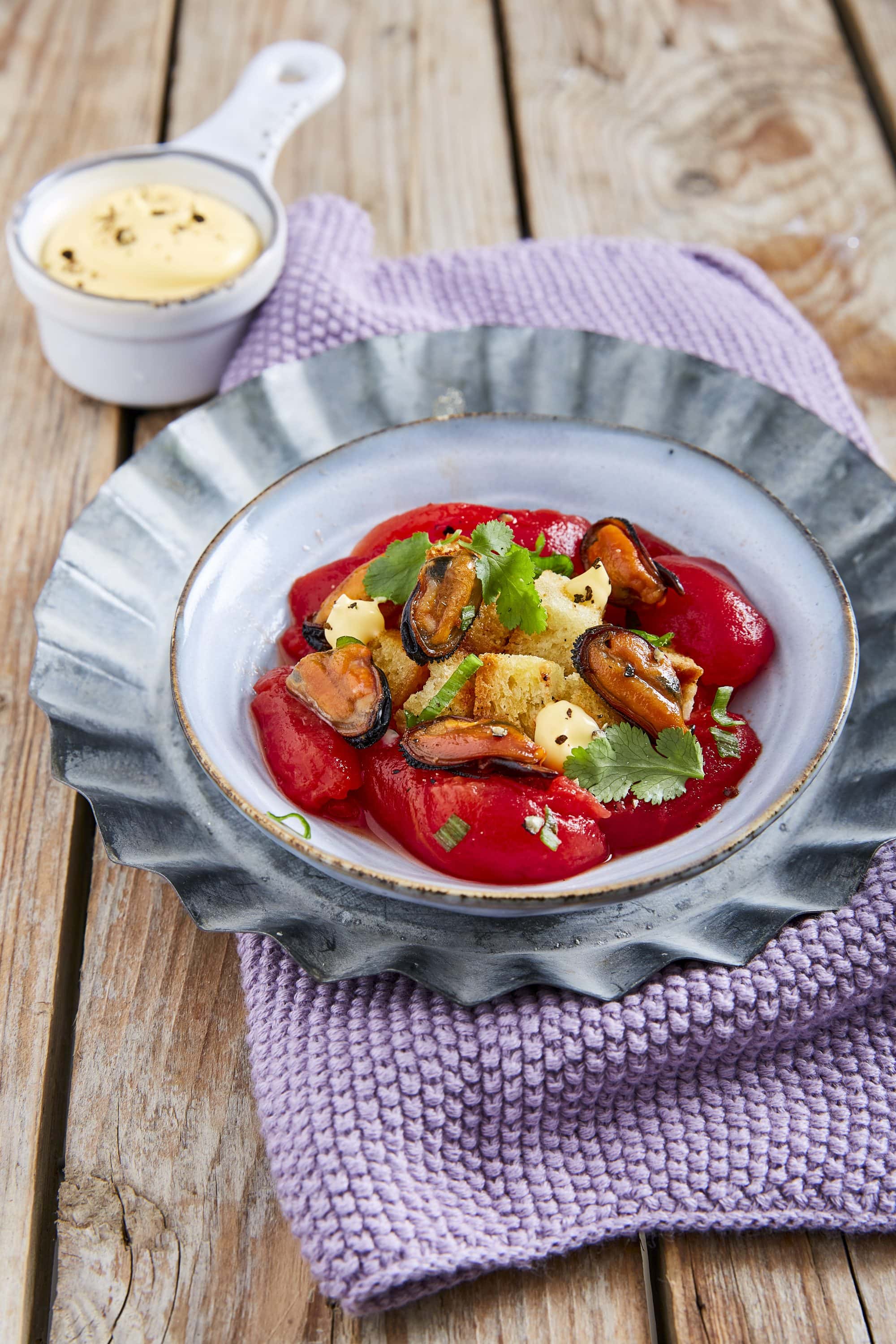 Stekte blåskjell med tomat og pepperrot