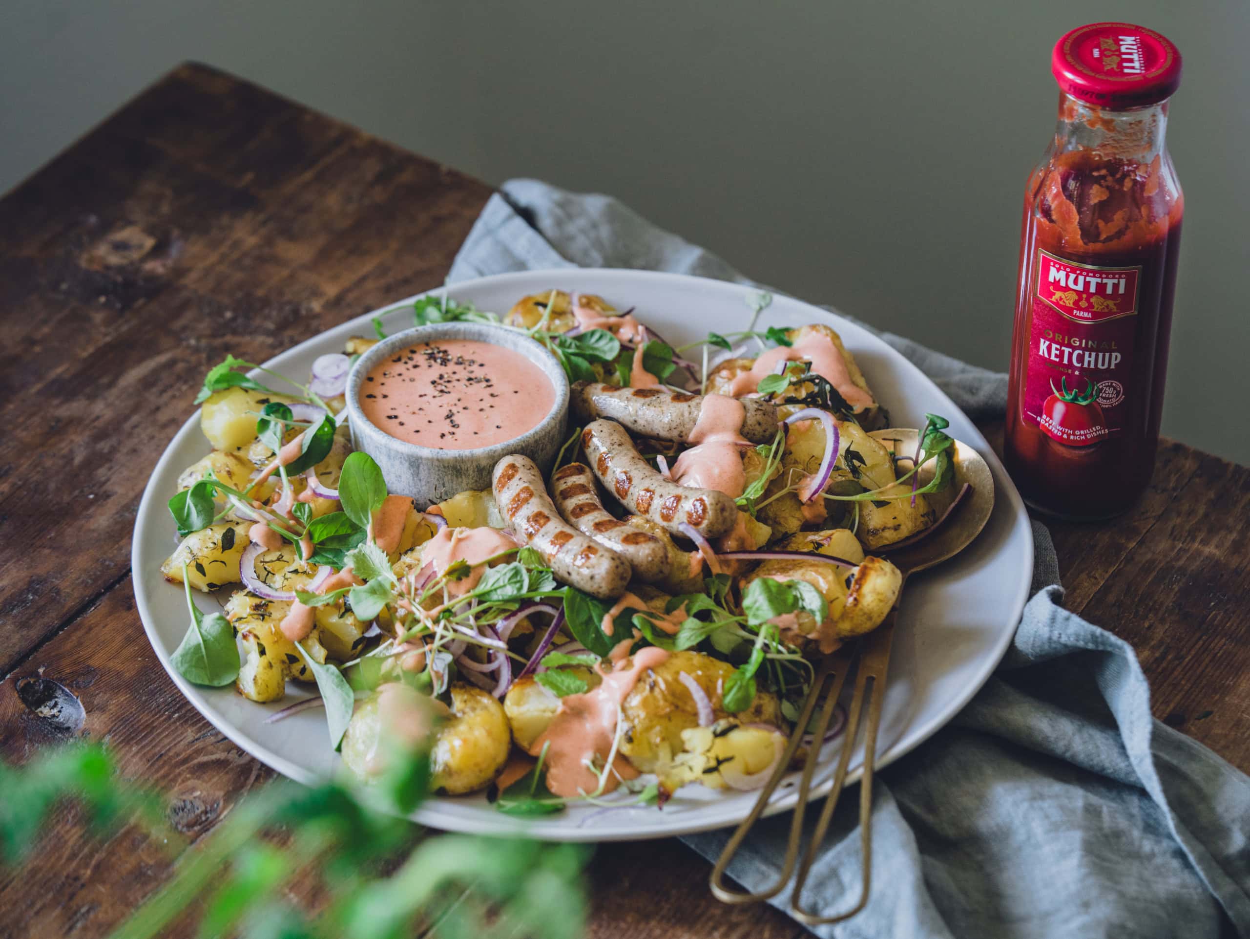 Knuste poteter og 3-i-en-saus