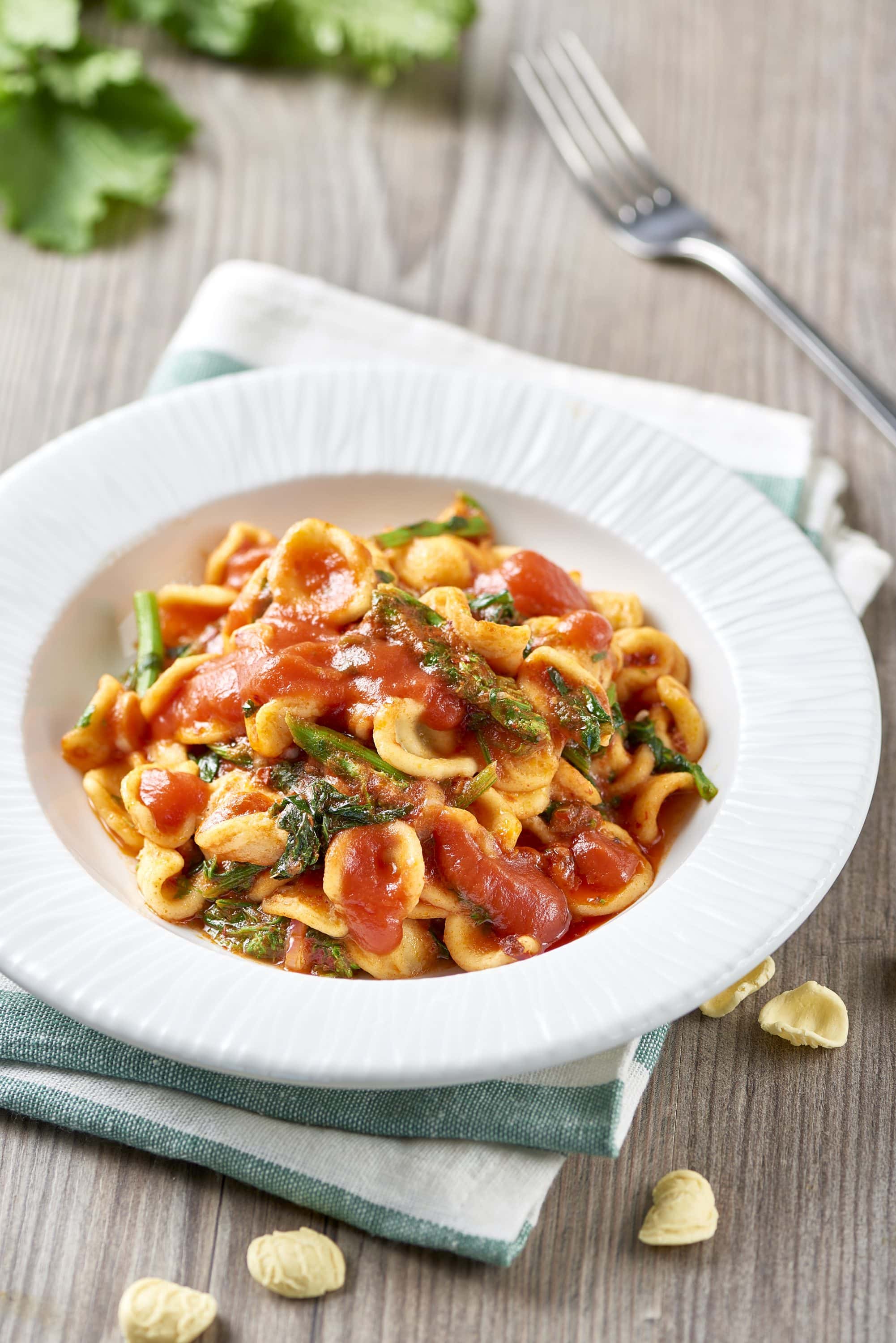 Pasta med tomater, nduja och kålrotsblast