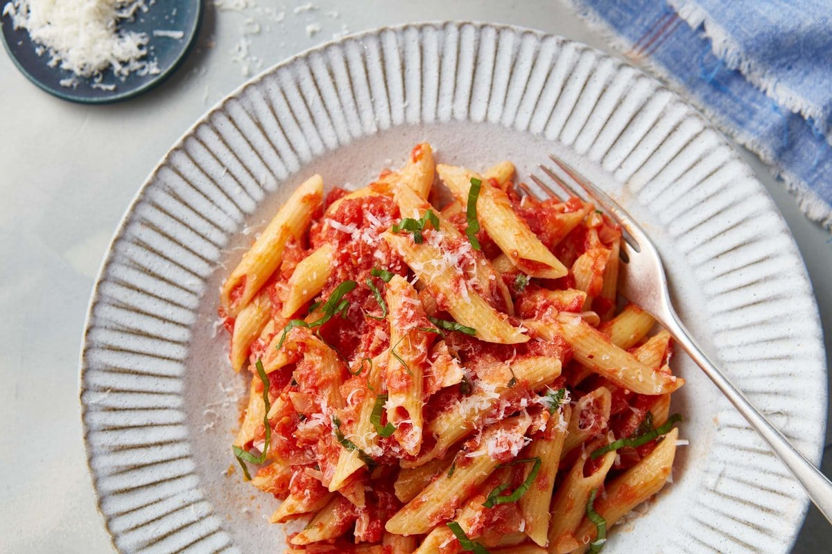 Penne arrabbiata med hela skalade tomater