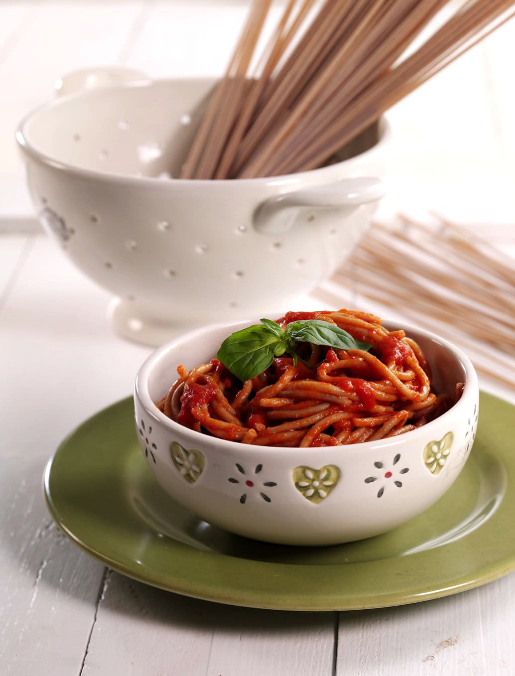 Dinkel-spaghetti mit datteltomaten