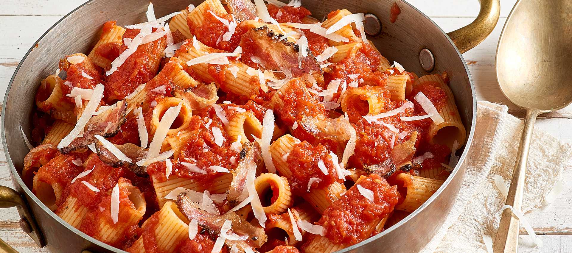 Italienische rigatoni all’amatriciana