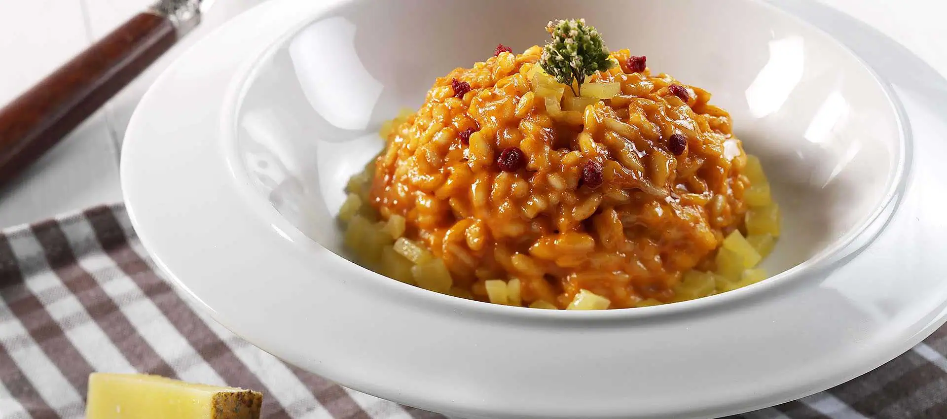 Italienisches risotto mit bergkäse