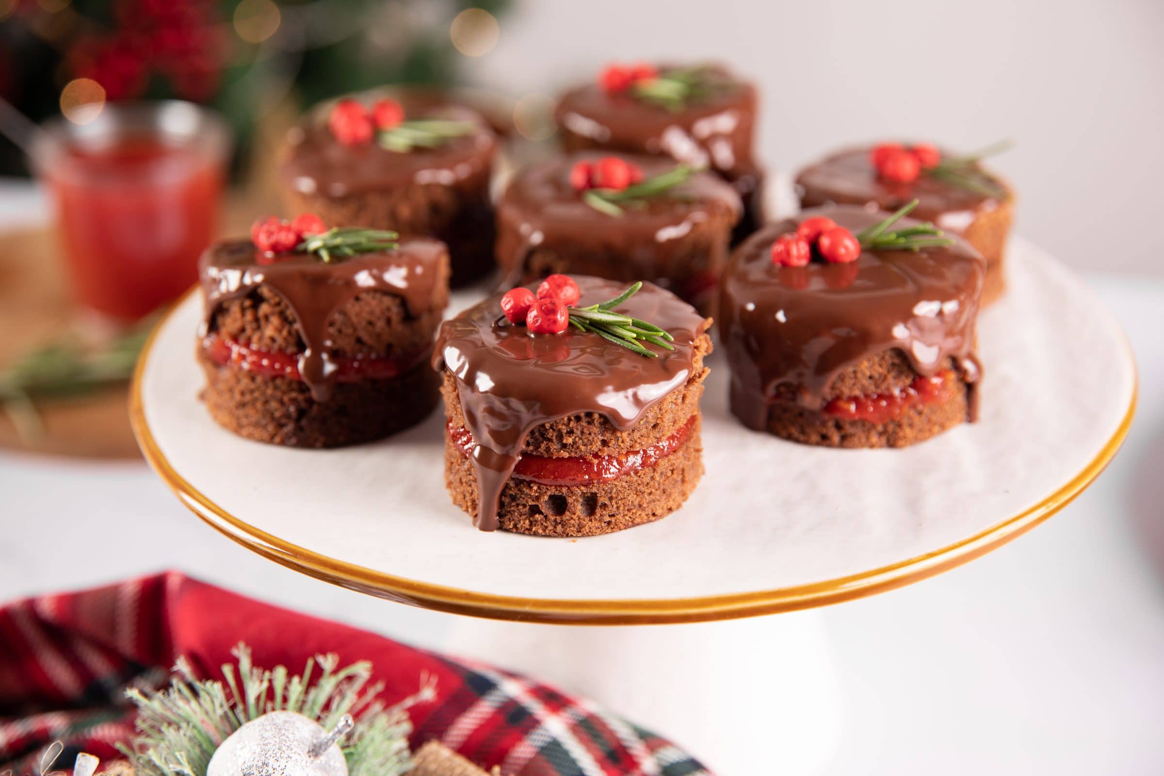 Sachertorte mit kirschtomatenmarmelade