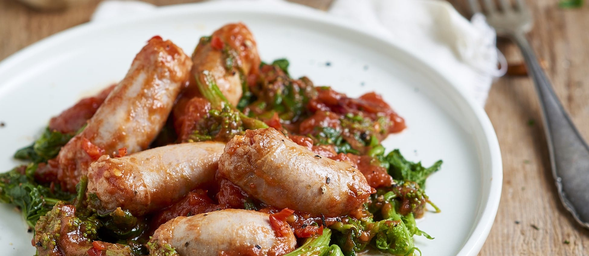 Saucisses aux tomates pelées et aux navets