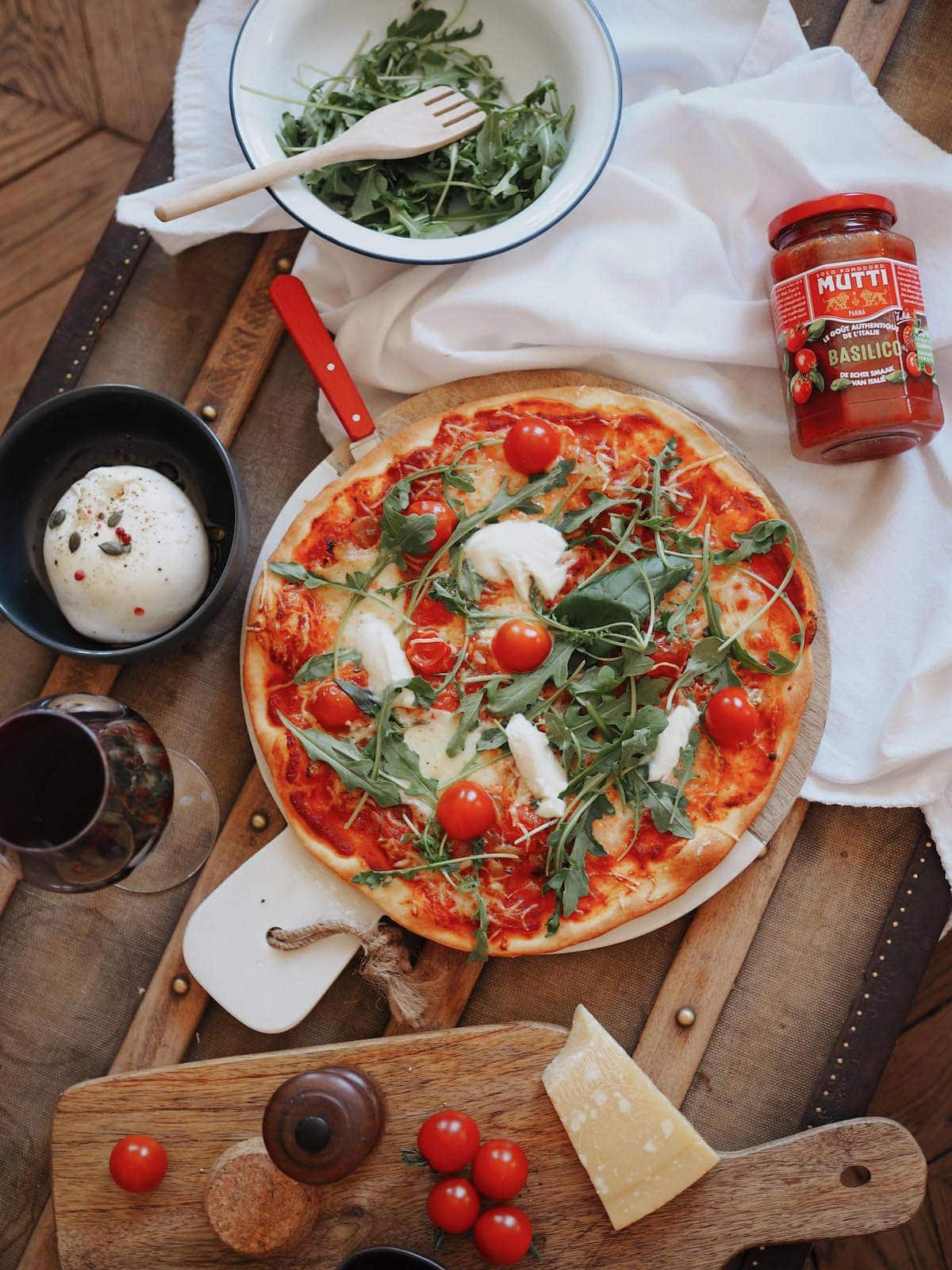 Pizza à la mozzarella di Bufala