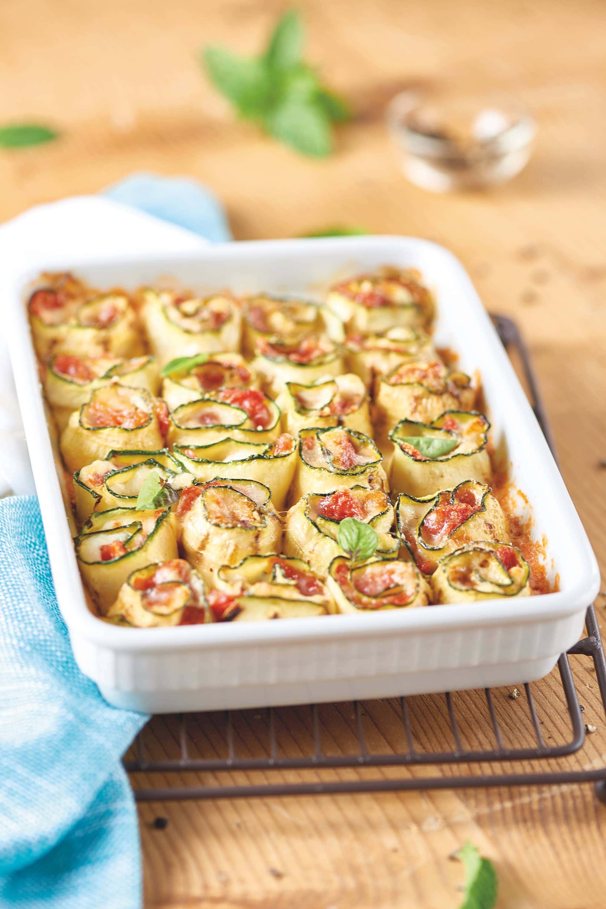 Rouleaux de courgettes à la tomate