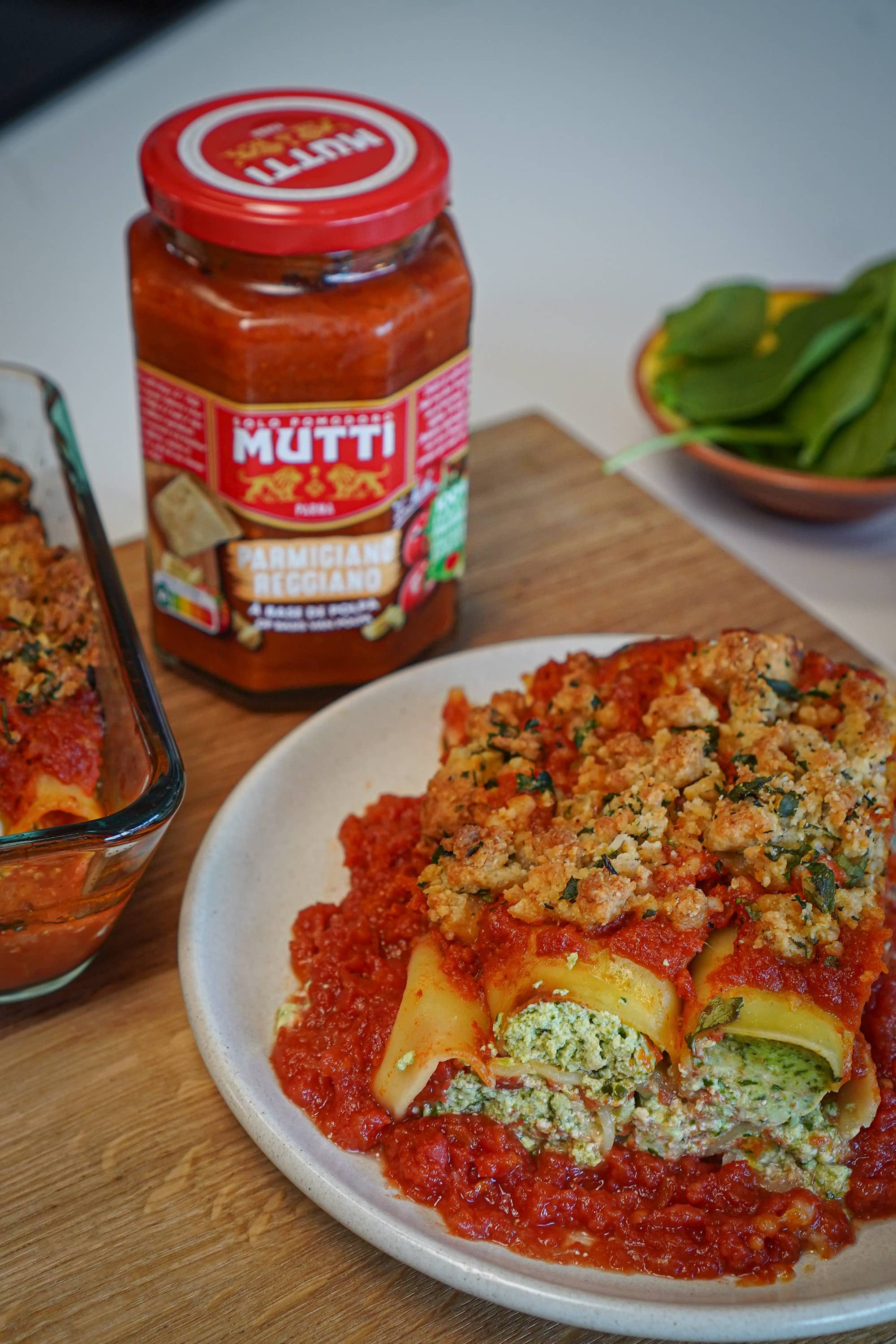 Cannellonis aux épinards et chèvre à la sauce au parmesan