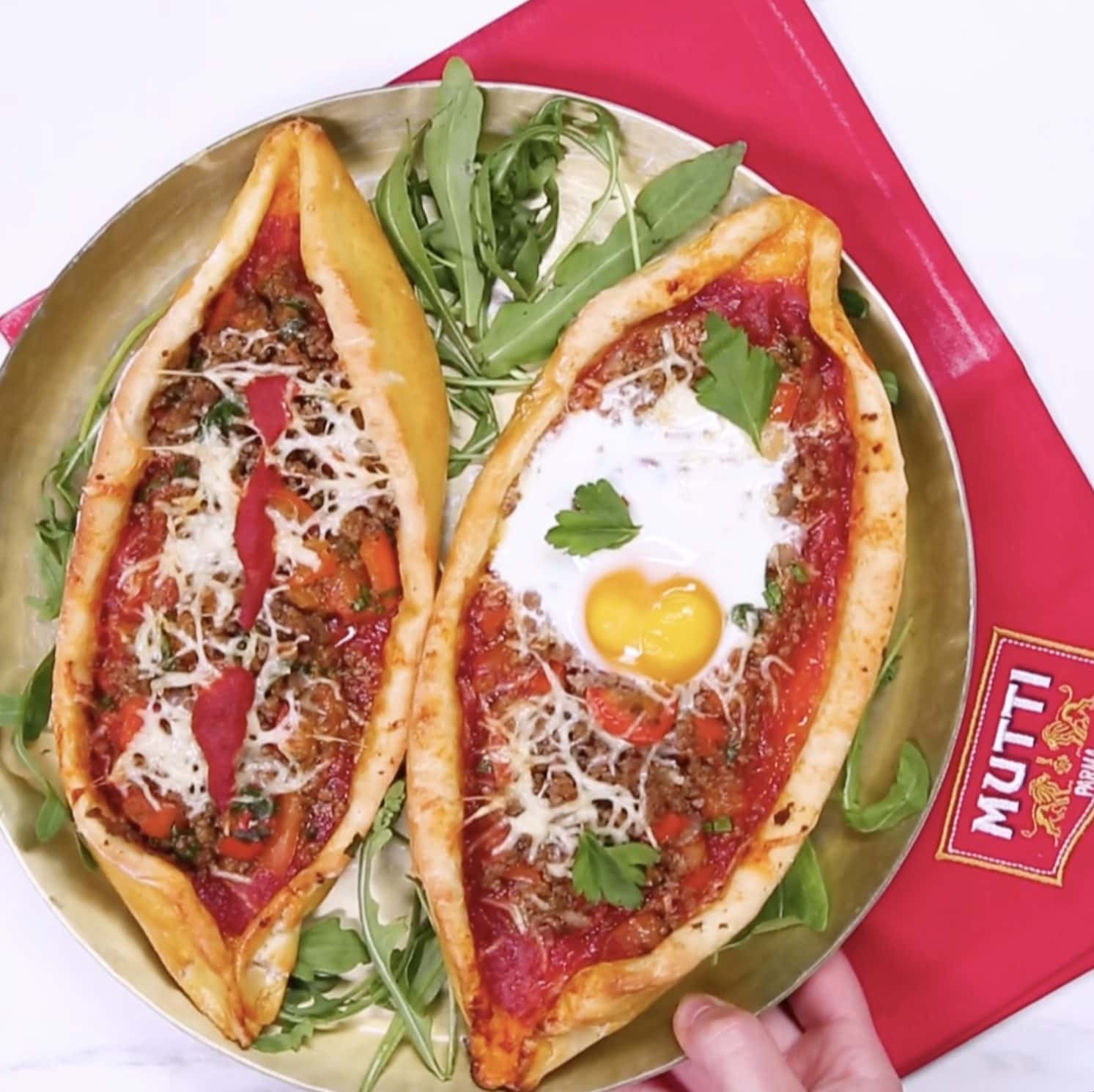 Pizza à la viande hachée « façon pide »
