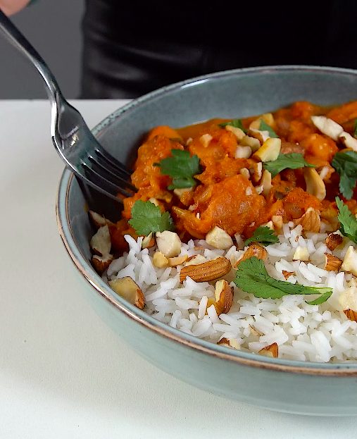 Curry à la tomate en conserve et aux légumes