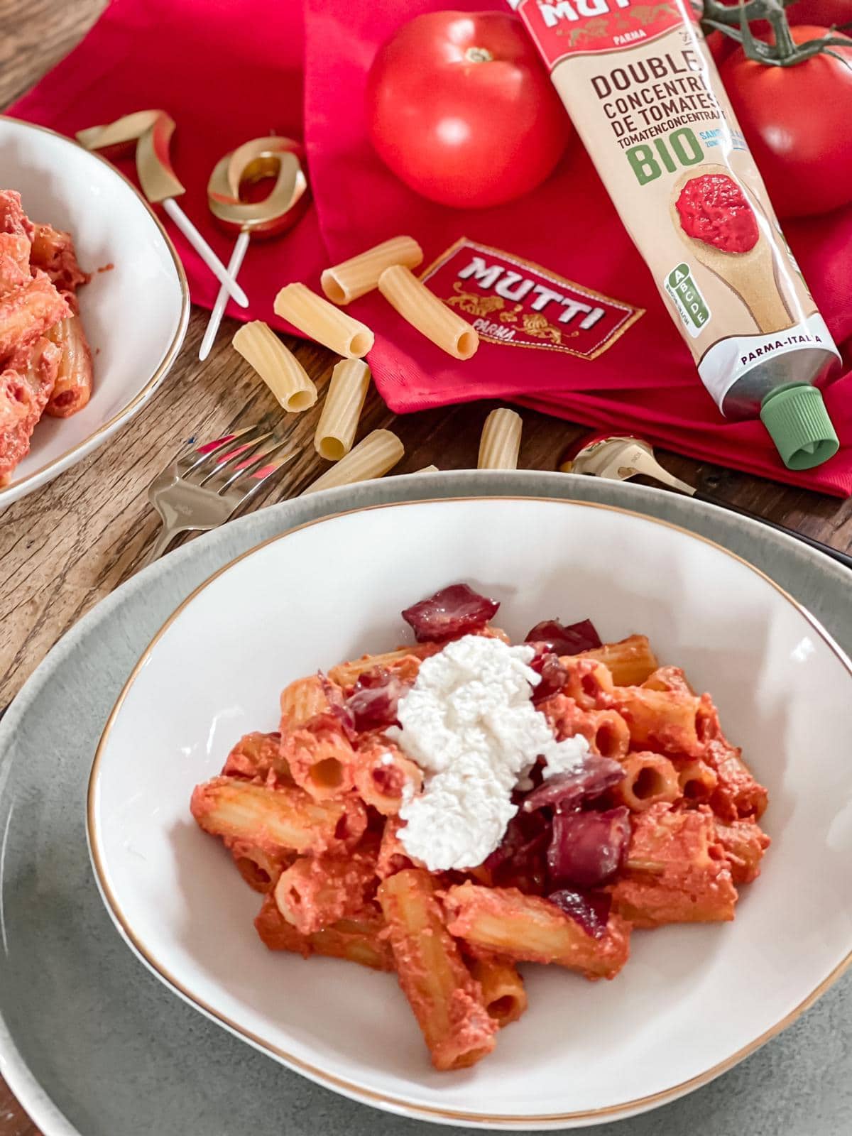 Pâtes à la crème et au concentré de tomates