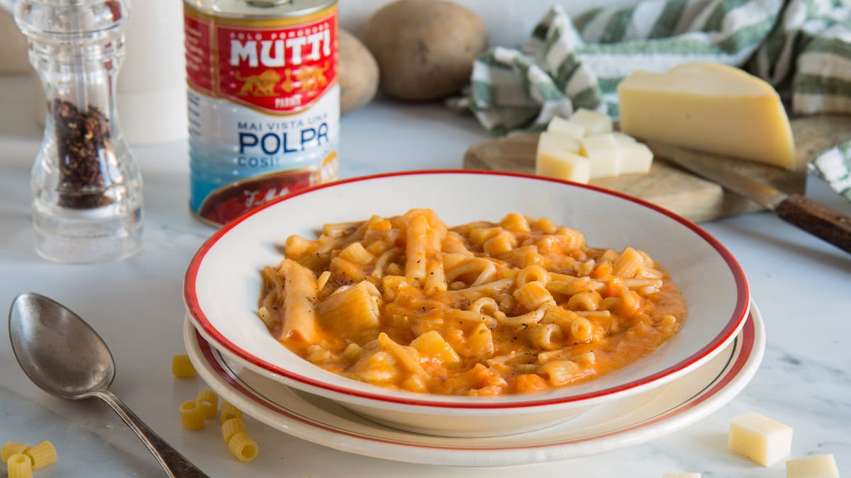 Soupe de pâtes et provola
