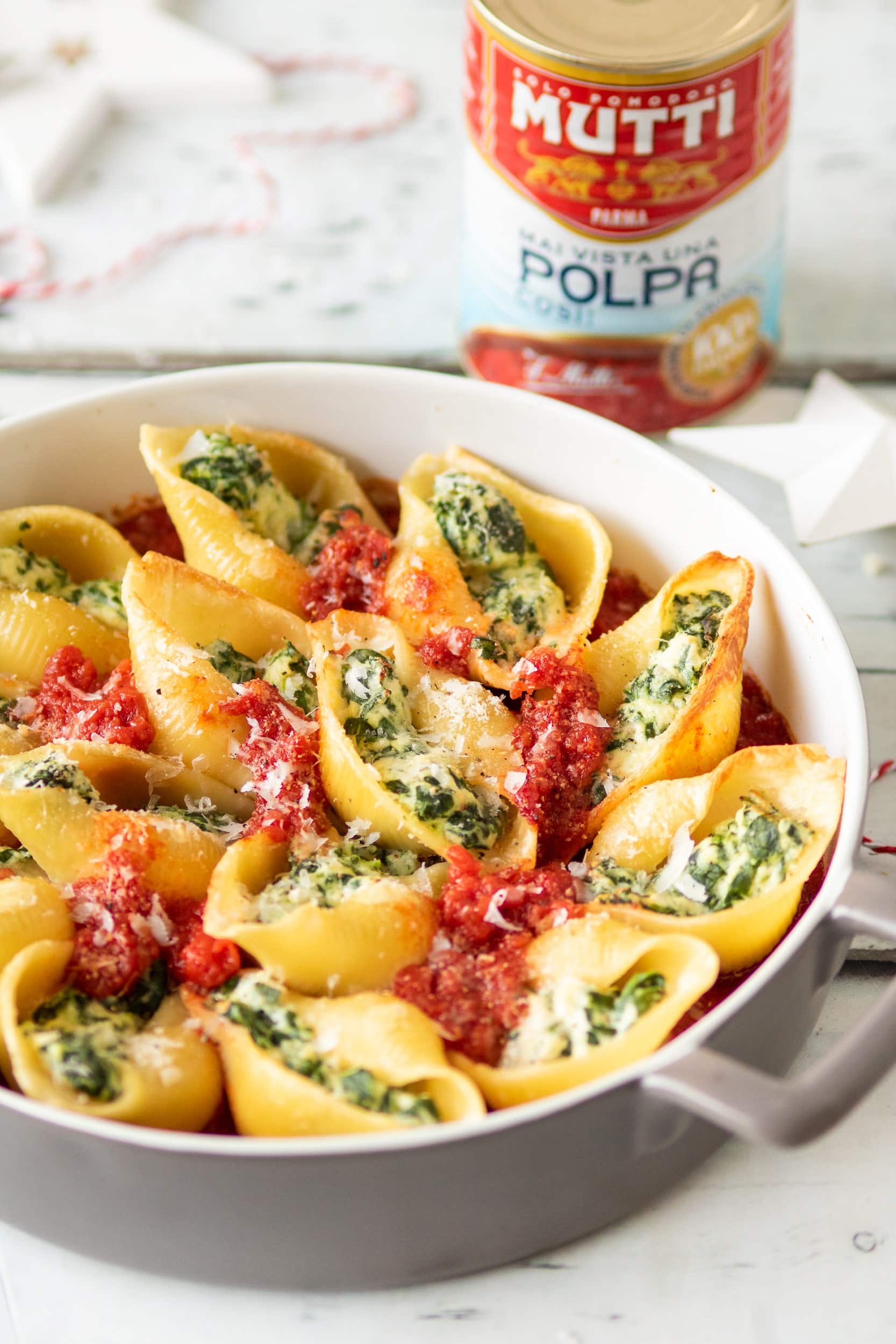 Conchiglioni à la sauce tomate