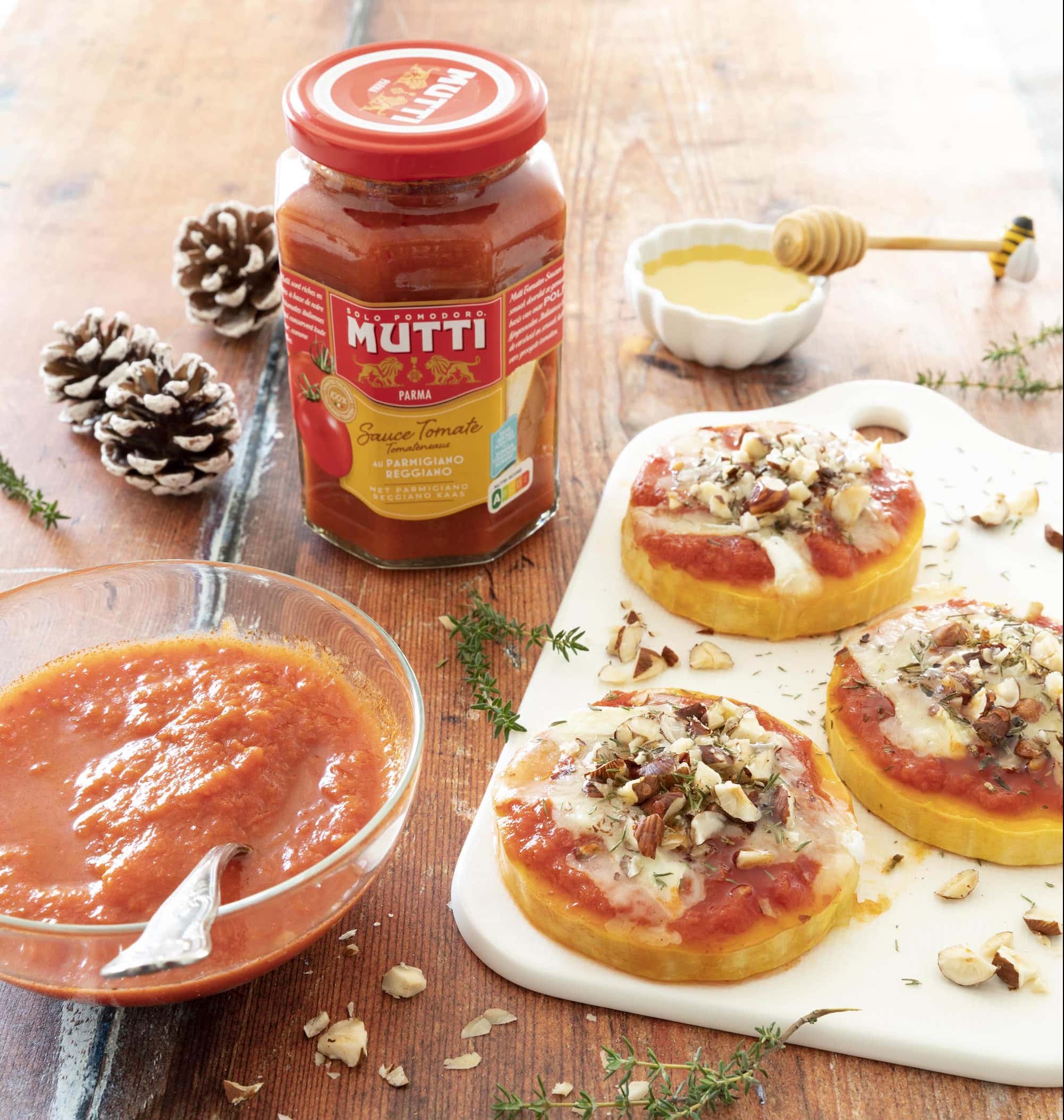 Pizza butternut chèvre noisette miel et sauce tomate parmesan