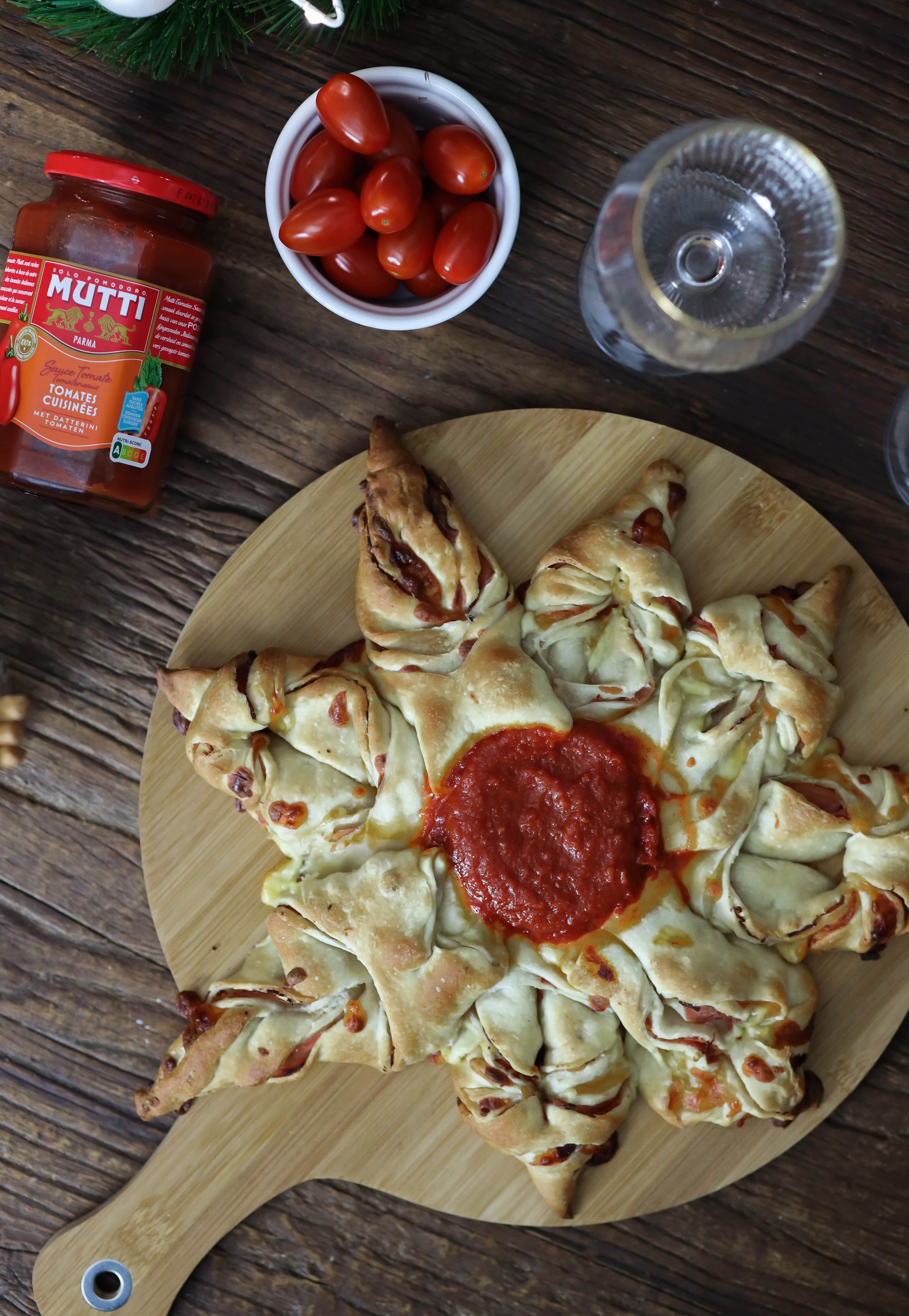 Pizza étoile et sa sauce tomate
