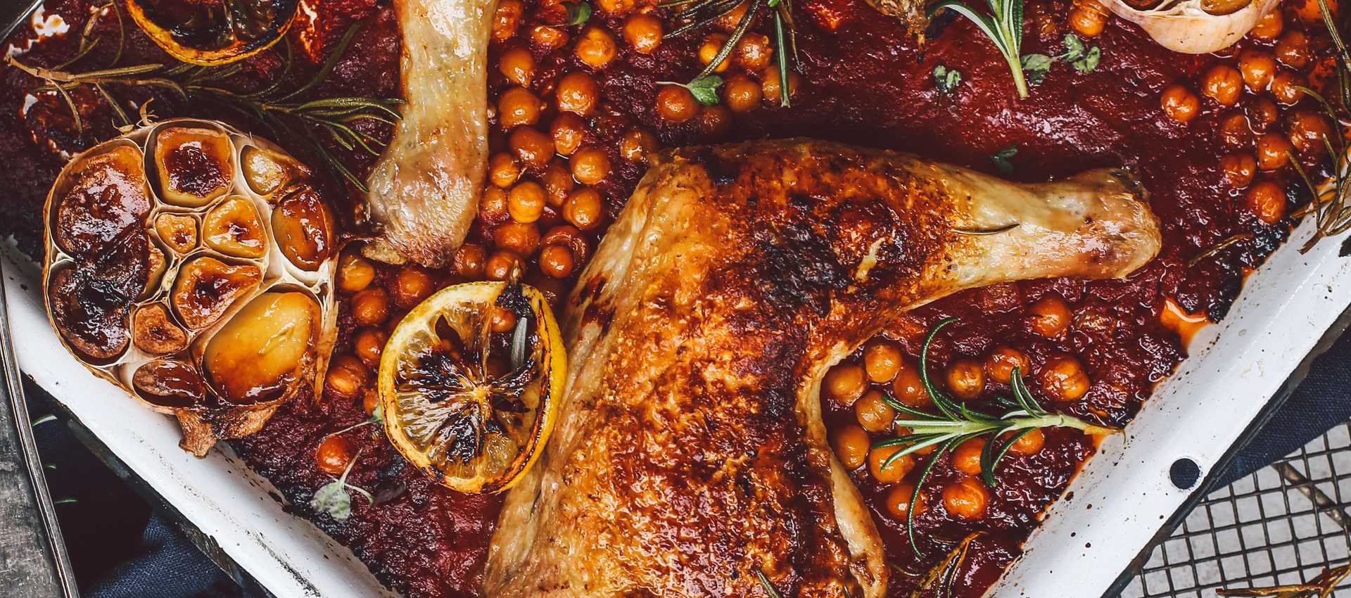 Mediterranean chicken with sieved tomatoes