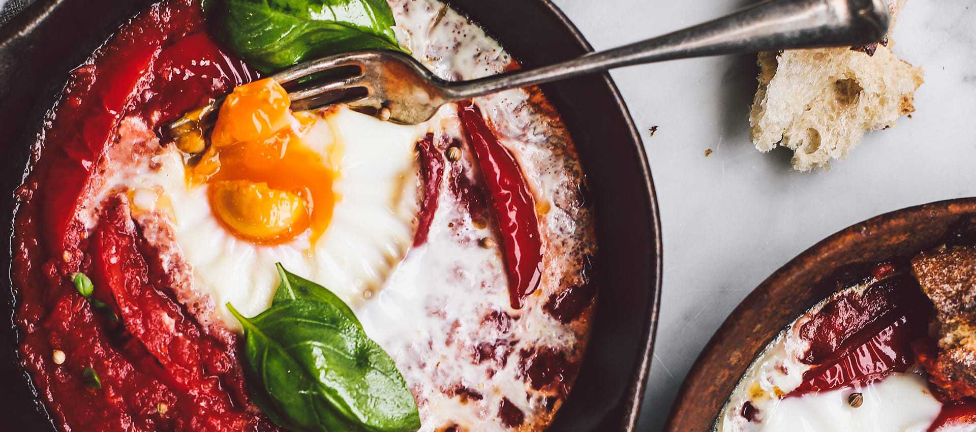 Baked eggs with peperonata by Silvia Colloca