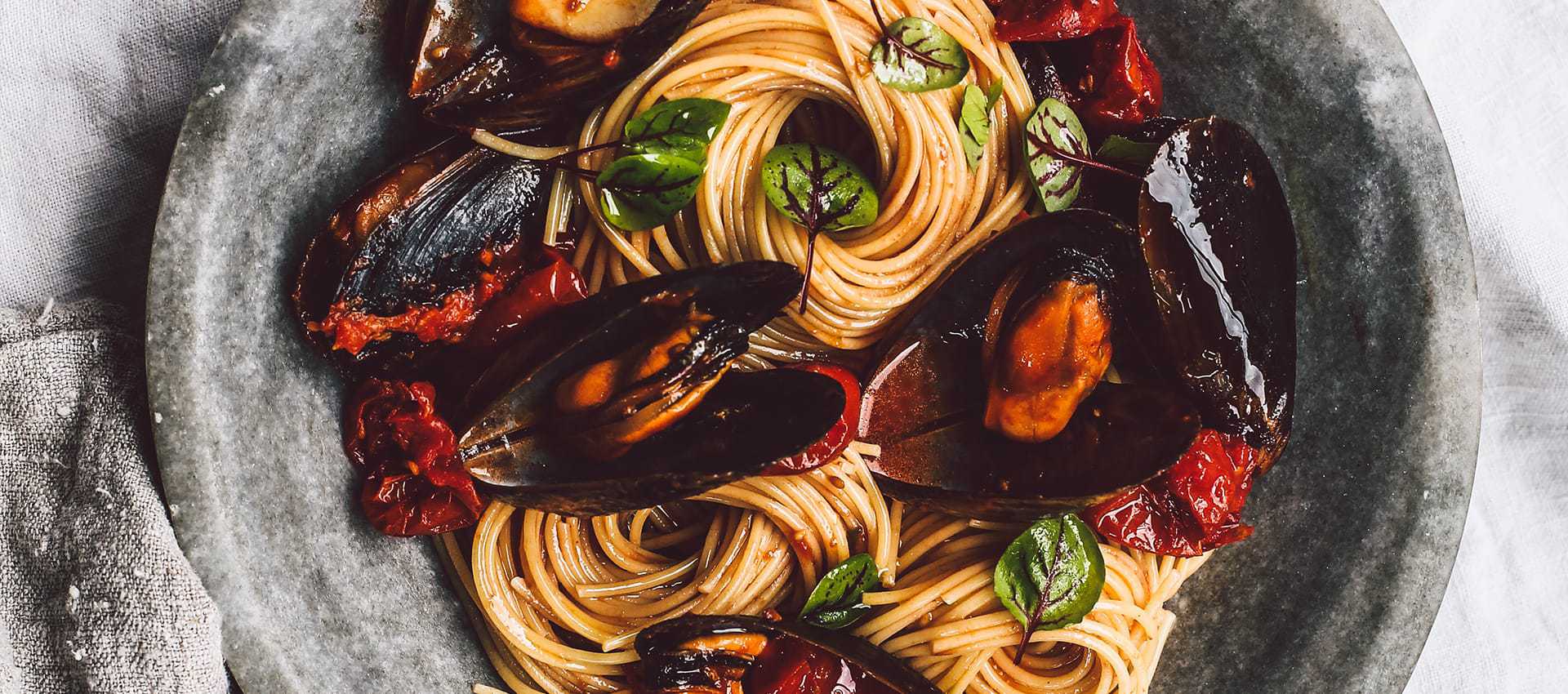 Mussels pasta with cherry tomatoes