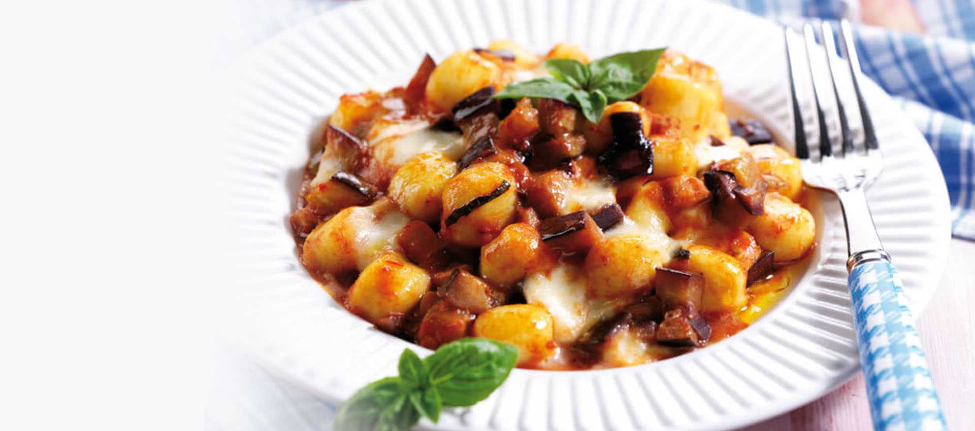 Gnocchi alla siciliana made with sieved tomatoes