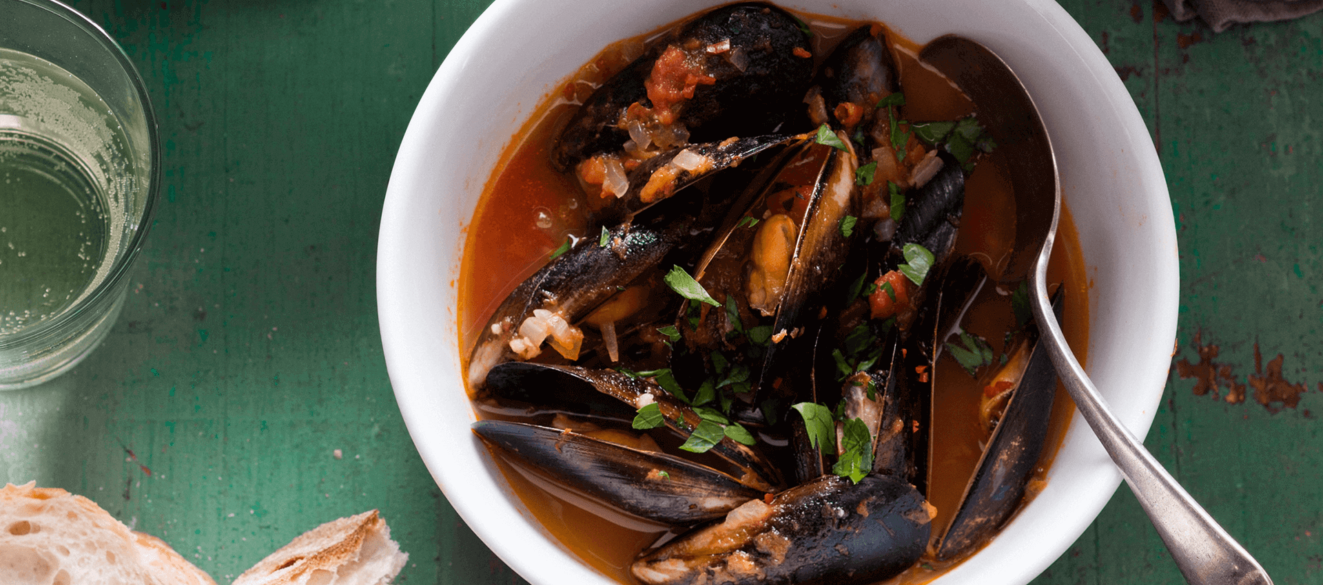 Mussels in spicy tomato broth