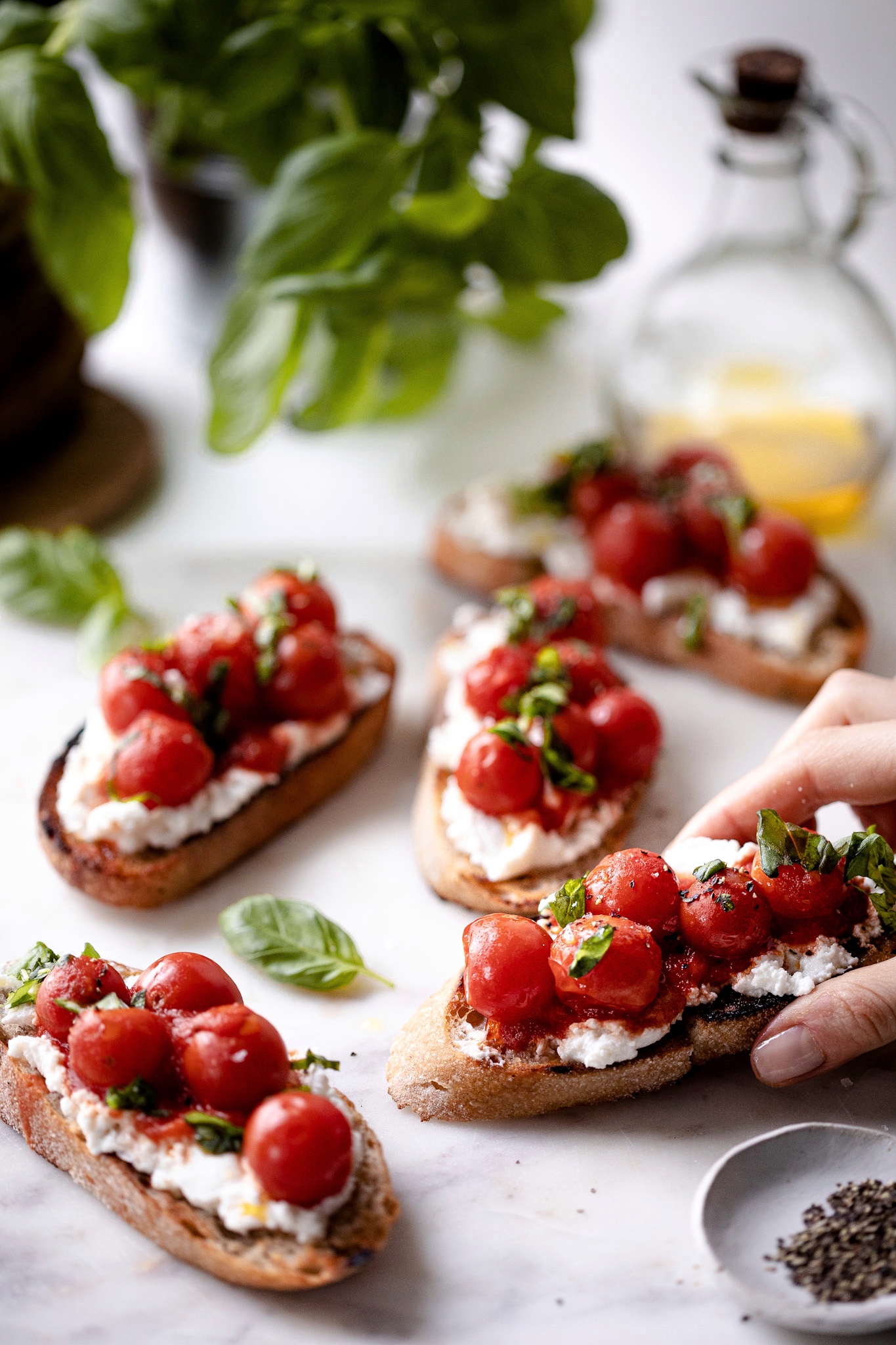 Grilled crostini with cherry tomato