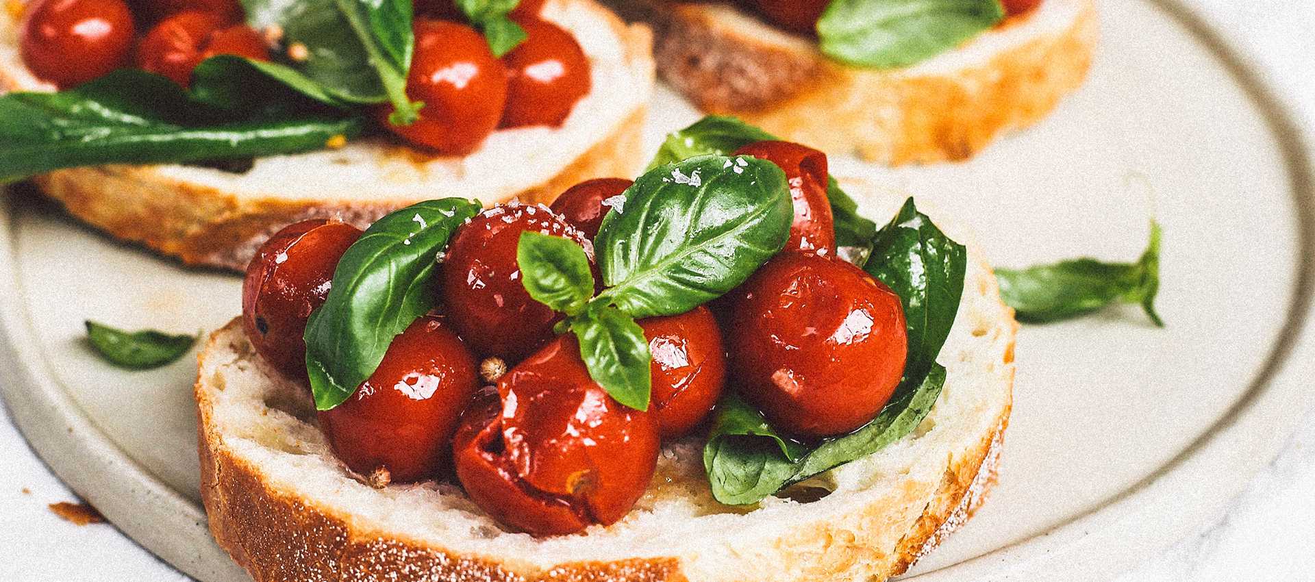 Bruschetta with cherry tomatoes