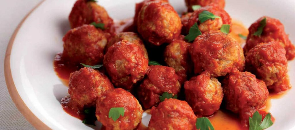 Spicy meatballs with chopped tomatoes