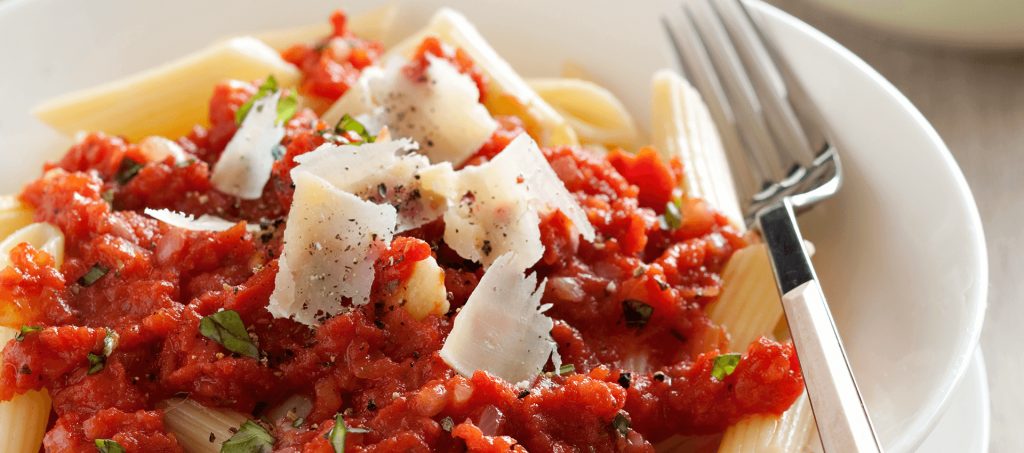 Pasta napoletana with chopped tomatoes