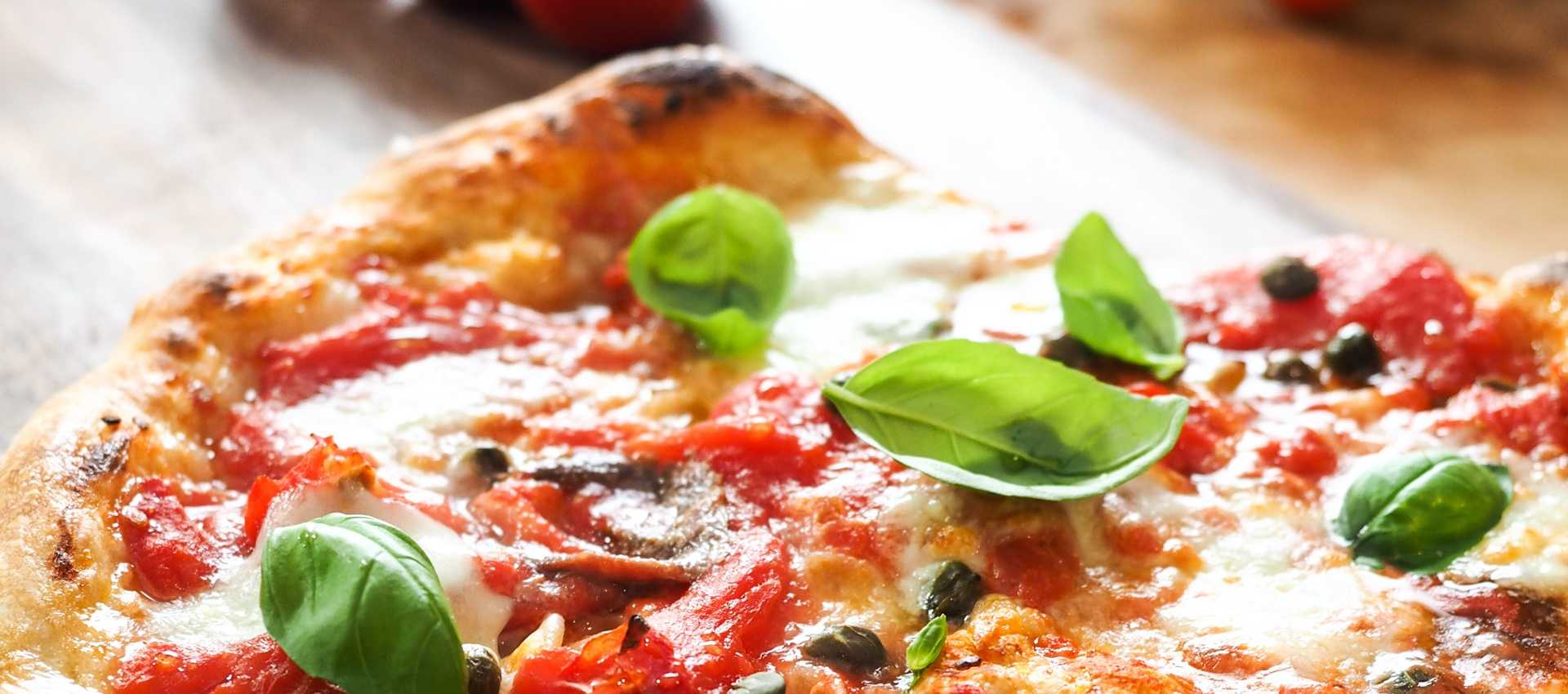 Neapolitan pizza frying pan