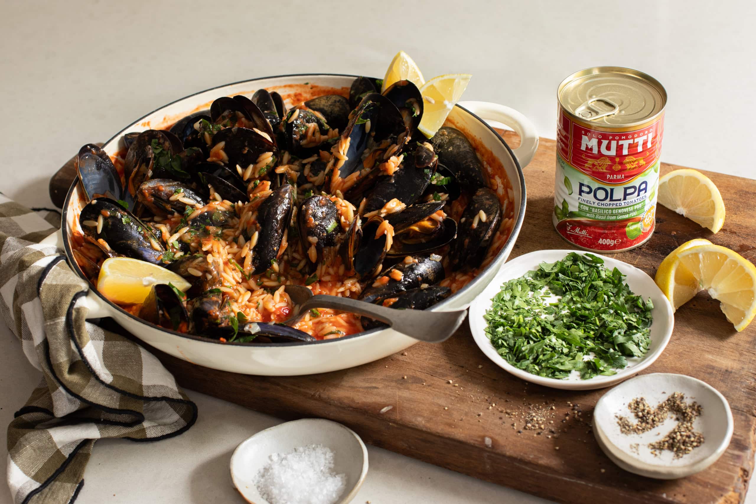 One-pot Mutti tomato mussels