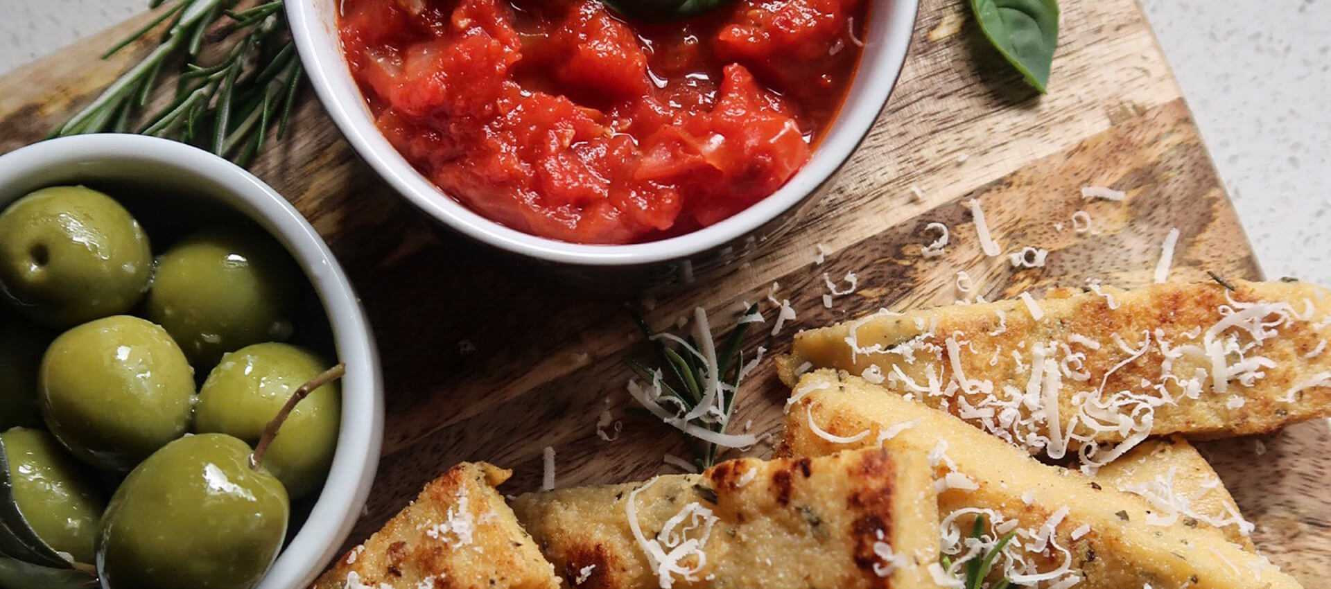 Polenta Chips with Spicy Dipping Sauce| Mutti Recipe