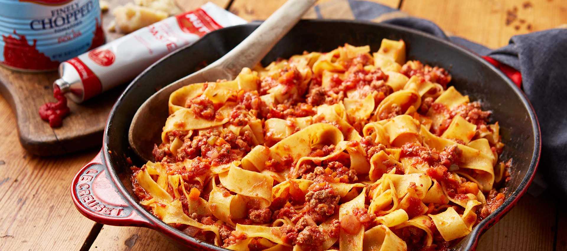 Mutti Bolognese Sauce and Tagliatelle
