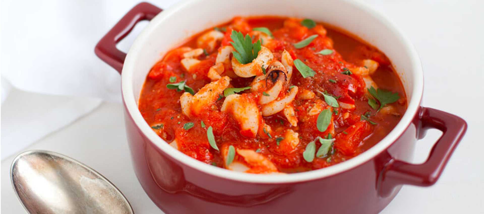 Seppie con pomodoro ed erbe aromatiche