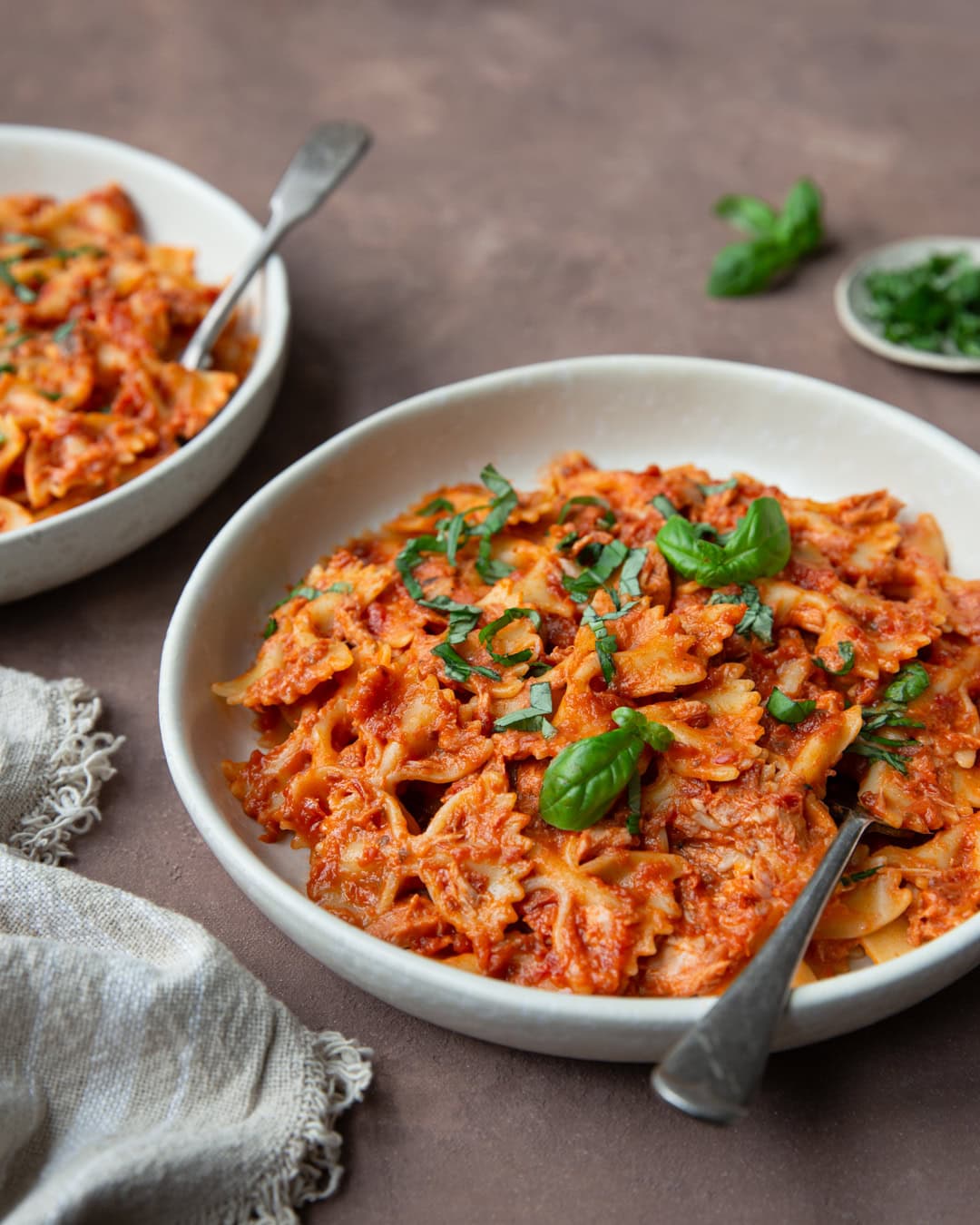 Farfalle con Sugo Peperoncino e Tonno