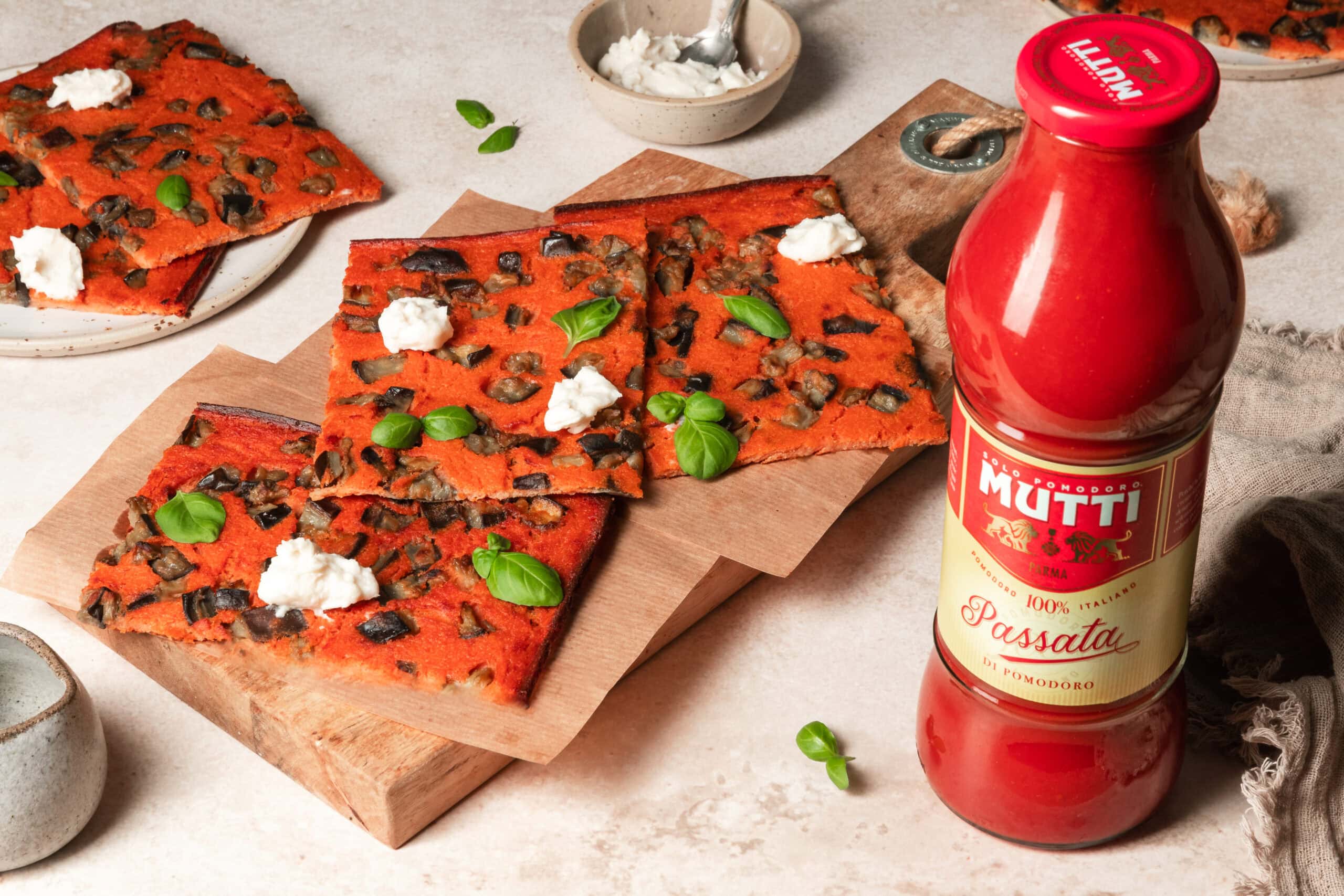 Farinata al pomodoro con melanzane