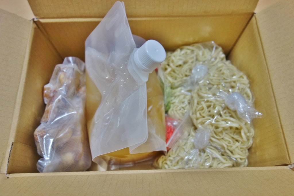 ソーキソバセット中身