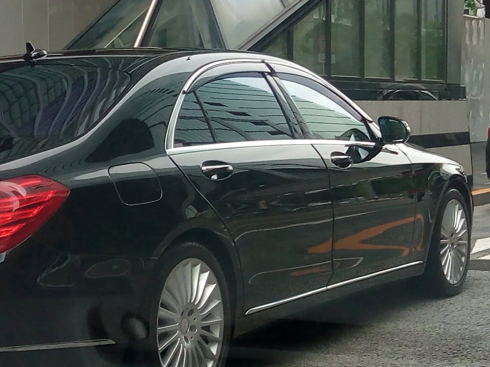 Uberなら高級車がお出迎え