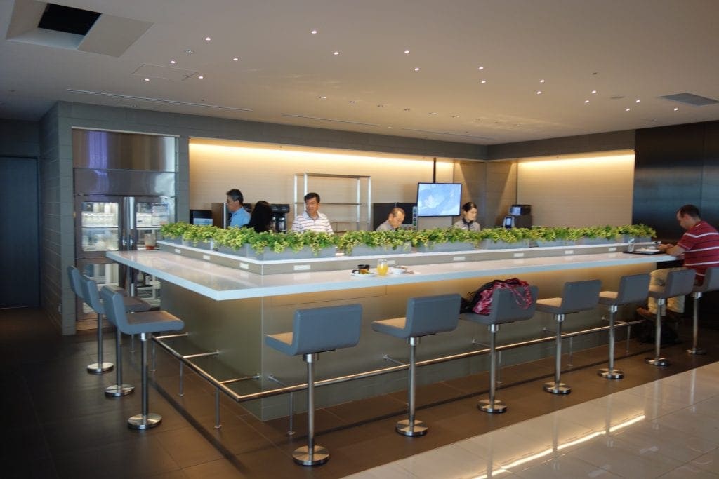 ana lounge 軽食コーナー