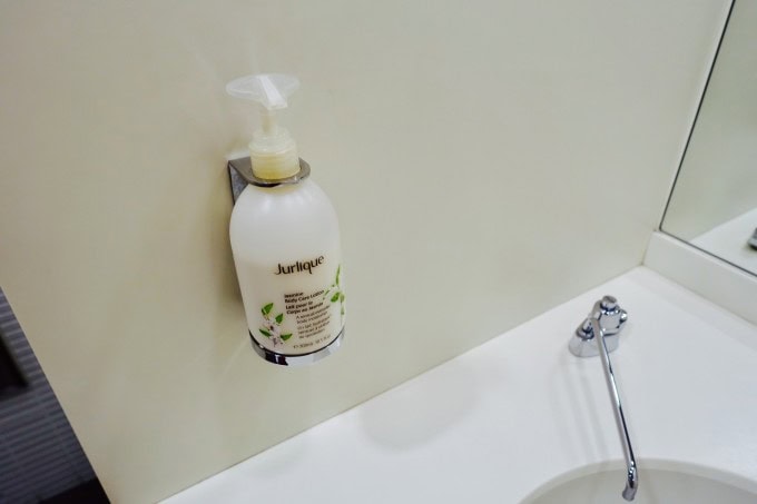 カンタス航空ラウンジトイレアメニティ