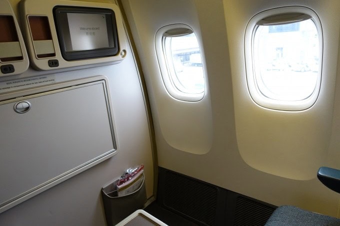 キャセイパシフィック航空ビジネスクラス最前列