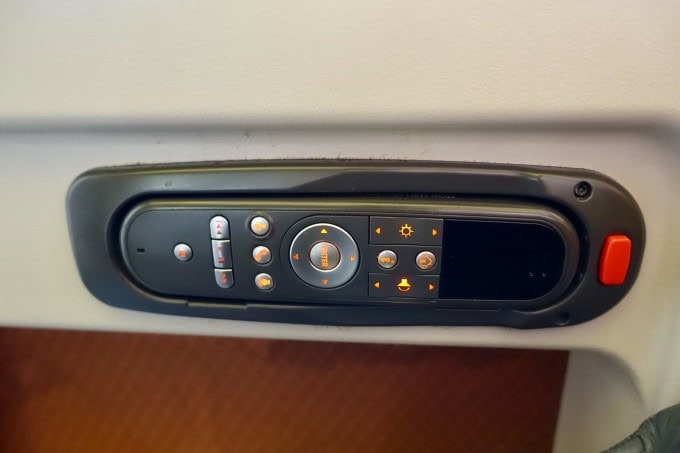 キャセイパシフィック航空ビジネスクラス　コントローラー