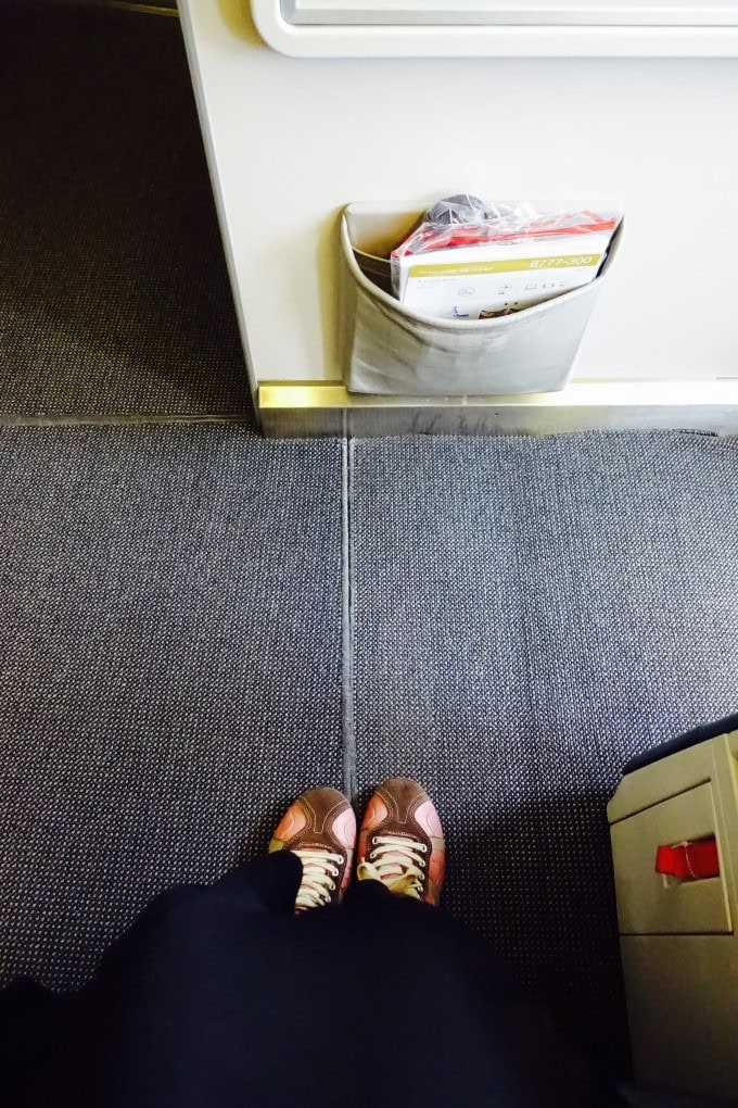 キャセイパシフィック航空ビジネスクラス最前列足元
